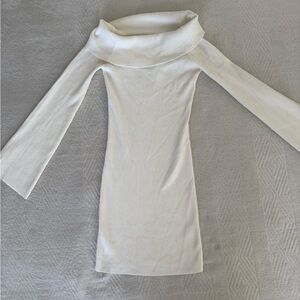 Elegant Cream Long Sleeve Dress